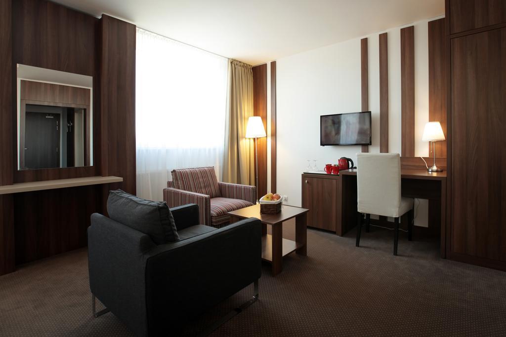 Hotel Metropol Spišská Nová Ves Værelse billede