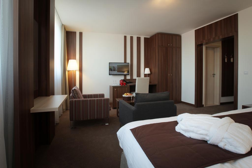 Hotel Metropol Spišská Nová Ves Værelse billede